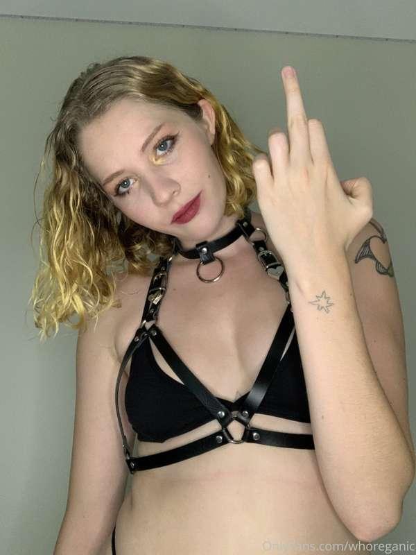 Fuck you and your tiny dick ✨ it’s nothing more than a joke ..