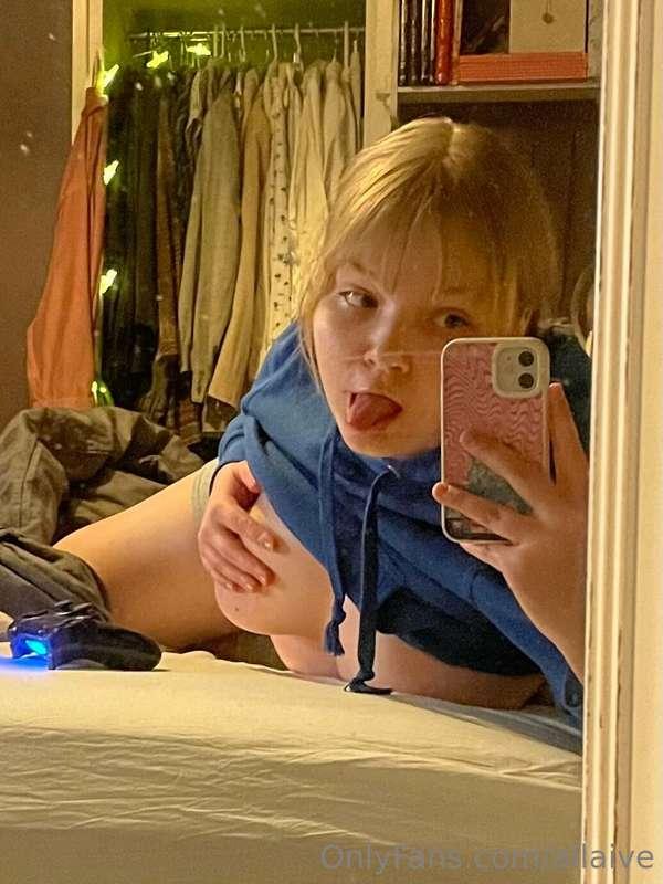 This mirror makes me feel so hot🥵❤️
