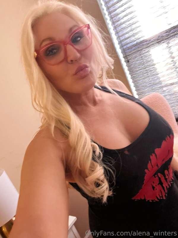 What do you think makes a woman wife material? 😉