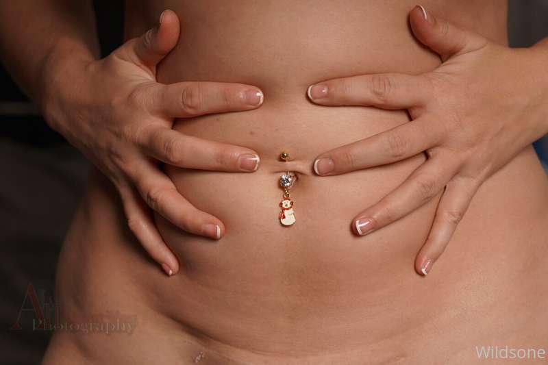 Been doing some belly button sets in my shoots now too ;)