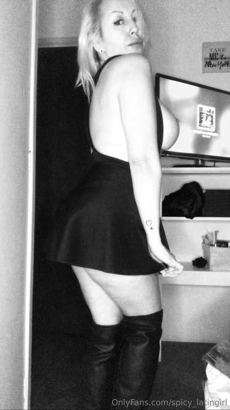 **^Play with me daddy*** 🥵