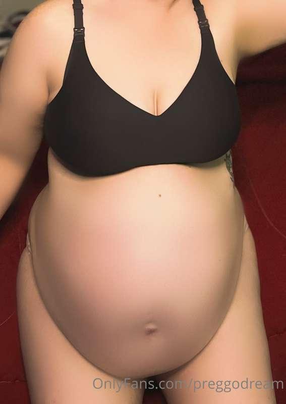 Who’s into nursing bras and breastmilk/breastfeeding content..