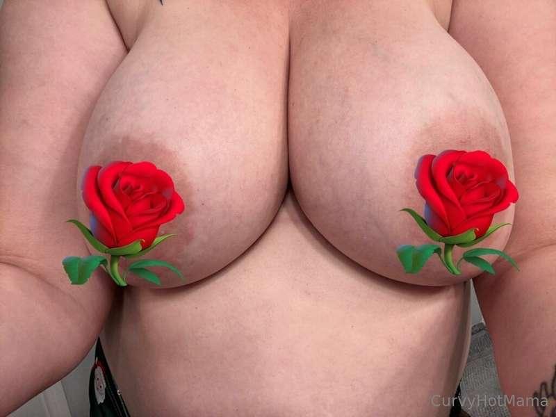 Got Christmas nipple rings ! Unlock To see them 