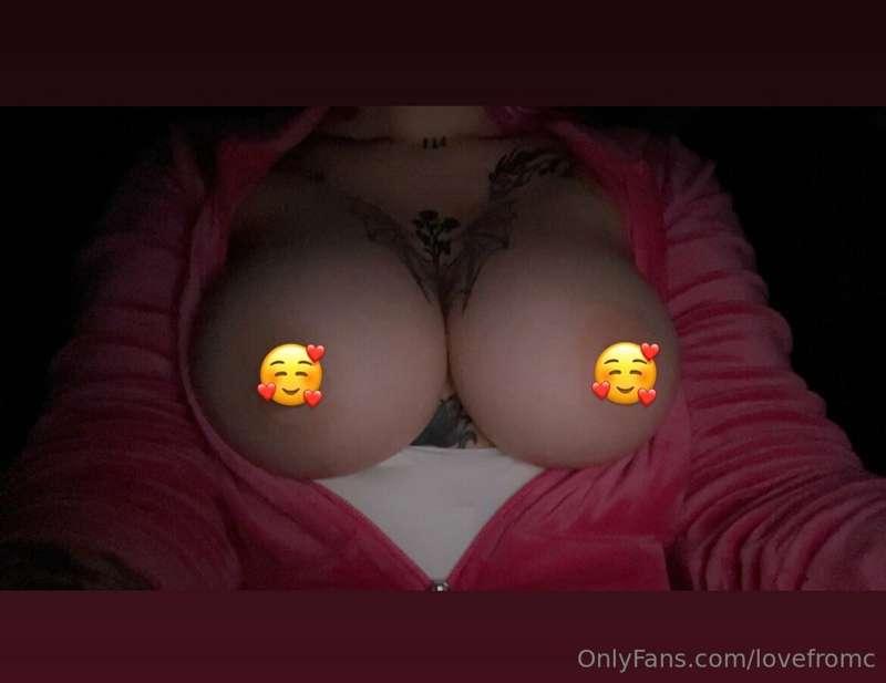 wanna suck on these? 😙
