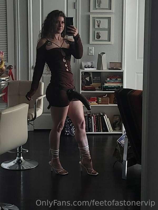 Date night dress plus the perfect accessory 😌🍆
And if you lo..