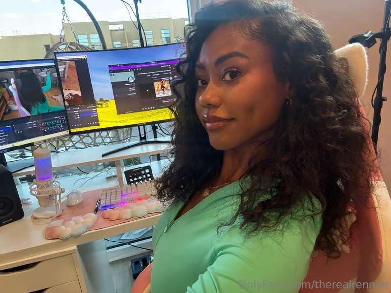 tap twice if i'm your favorite streamer 💕