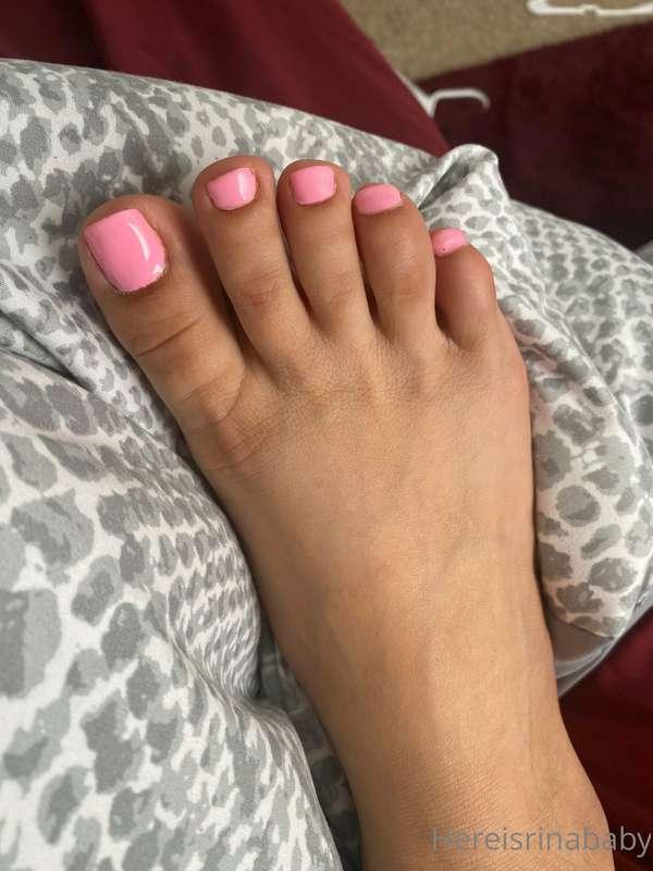 👣