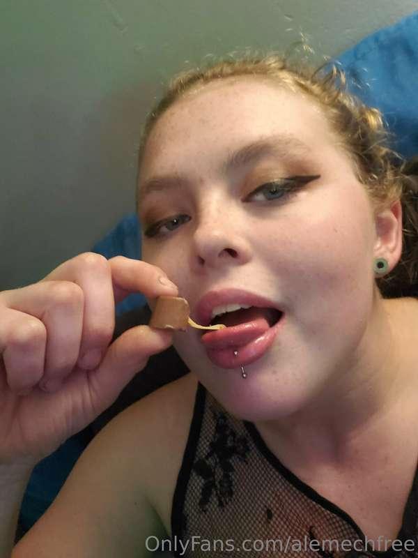 Filming another video tonight loves 🥵👅