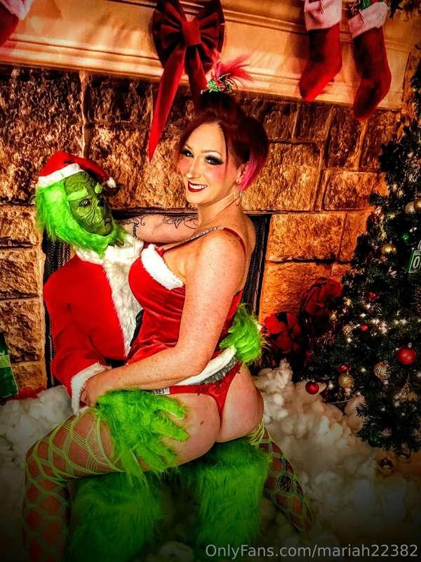Merry Grinchmas!! I had to sneak down to Whoville and remind..