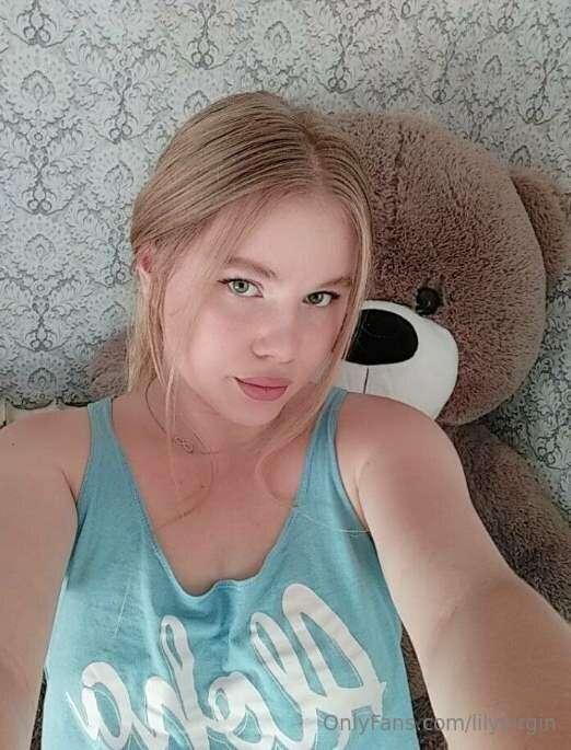 @katybooss  🔥 MISS HOT GUYS & HUNGRY FOR SEX😈 SHE WANNA CUM ..
