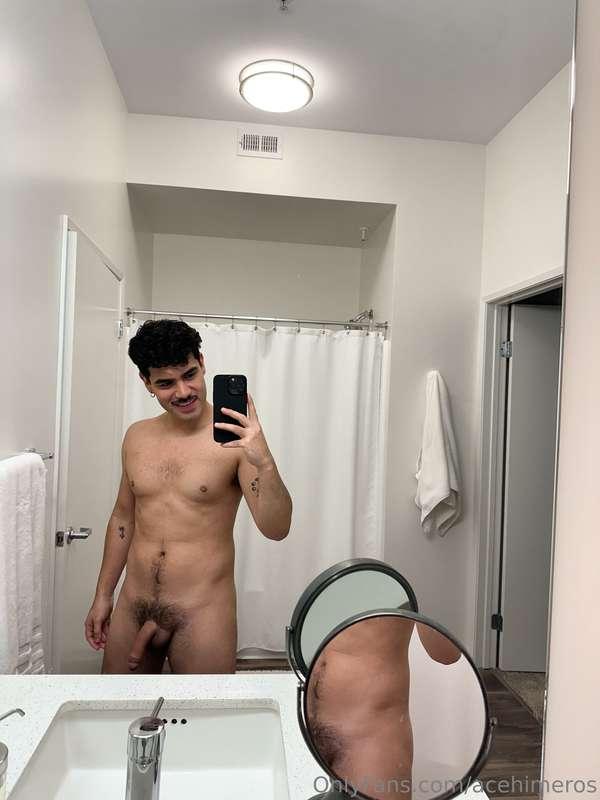 Perfect way to start your week 🍼