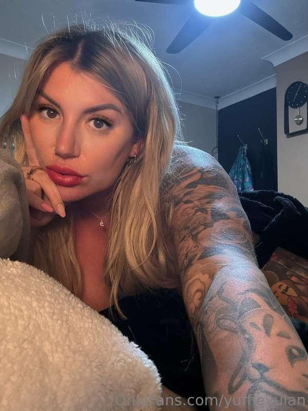 Who wants a kiss!?