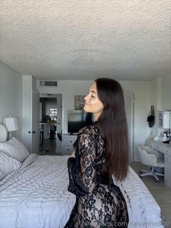 Too hot to scroll past 🔥