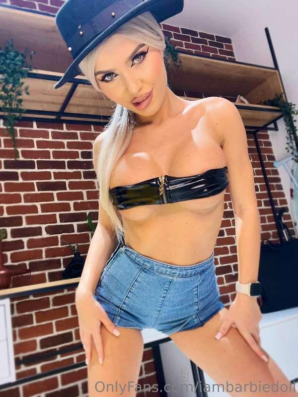 Would you take me out dressed like this?