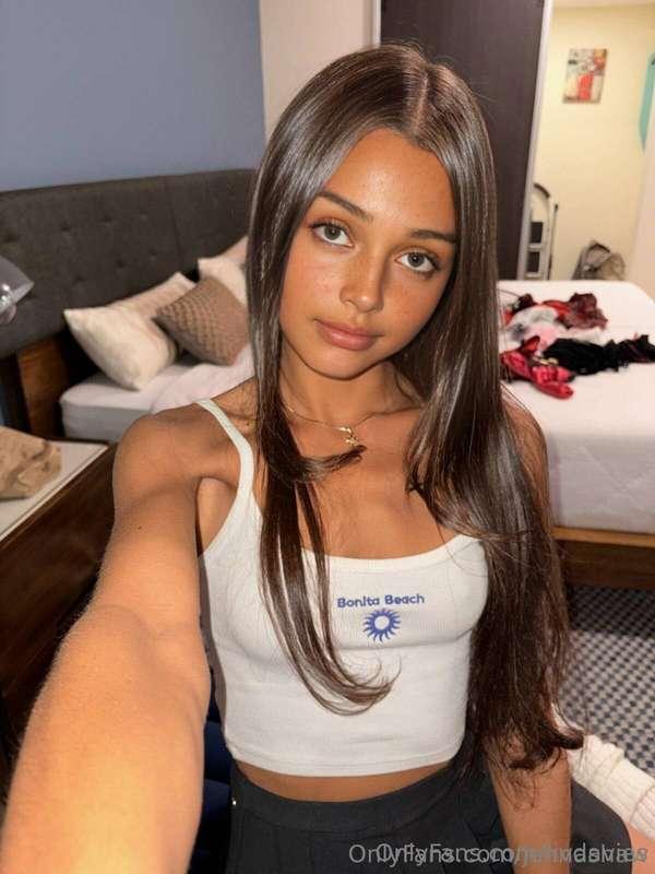 How cute is @jennashaw 😍FREE VIP for today only!! 🌹