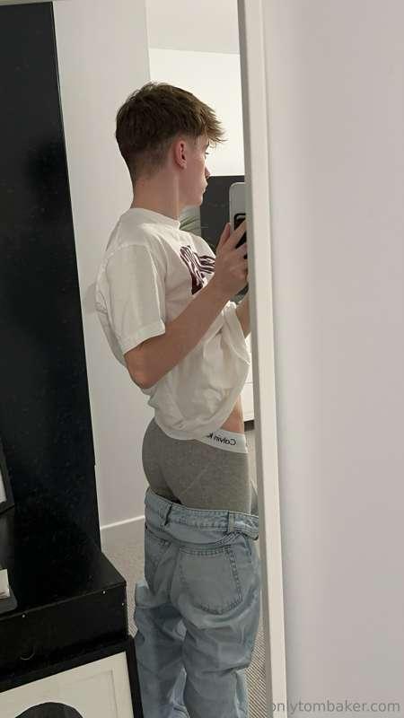 tombakerx image #0