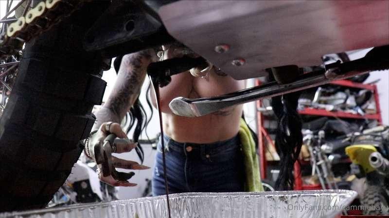 ｎｕｄｅｓ = ｃｈｏｐｐｅｒ ｐａｒｔｓ  I made a ASMR 🎥 video of me  with som..