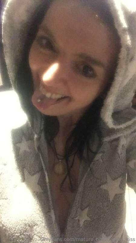 I'm cold , hot bath ? Or do you come here and warm me up