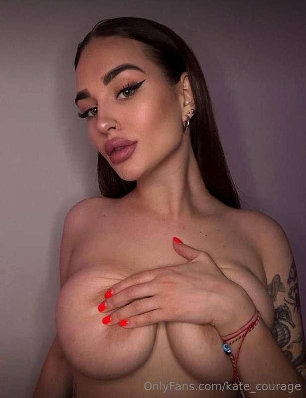 🔥𝗙𝗥𝗘𝗘 𝗢𝗡𝗟𝗬 𝗡𝗢𝗪  Look at that hottie with the juicy tits @nat..