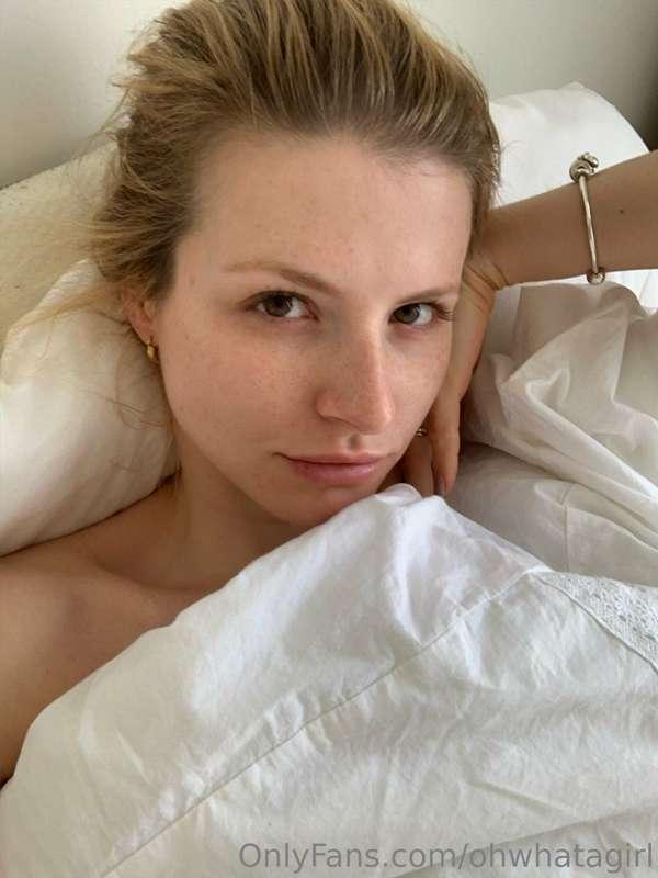 𝐈 𝐰𝐚𝐧𝐧𝐚 𝐰𝐚𝐤𝐞 𝐮𝐩 𝐧𝐞𝐱𝐭 𝐭𝐨 𝐲𝐨𝐮!🤗😊
Bonjour! Wanna cuddle with me..