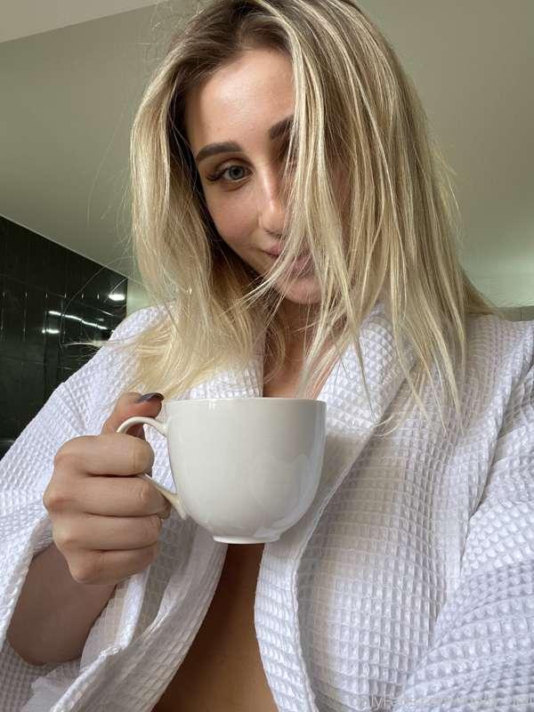☀️My morning starts with a cup of coffee☕️
⏰ and what are yo..