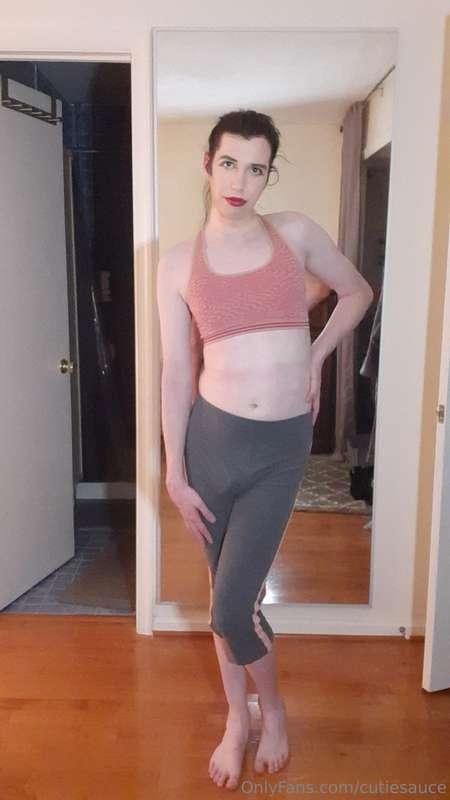 Got some workout clothes 😅. Sorry it's not much to work with..