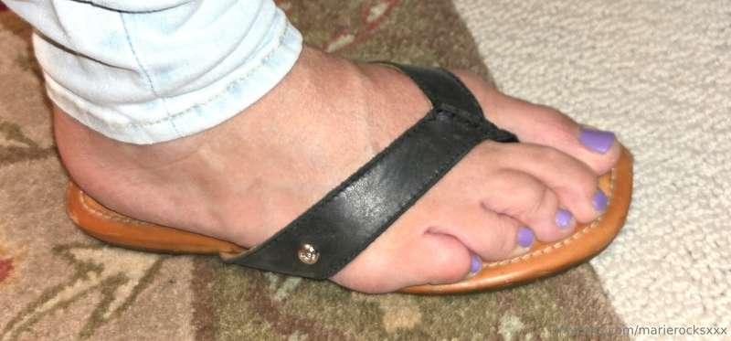FEET FEED