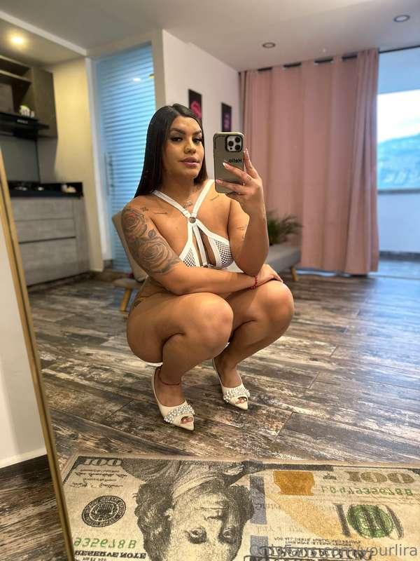 Mirror, mirror on the wall... who’s about to steal your atte..