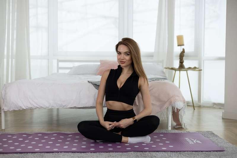  🌄Here are a few exercises I usually include in my morning y..