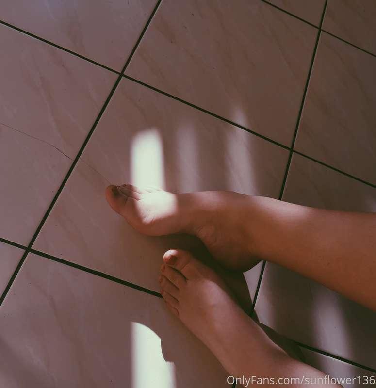 Would you cum on my toes? 💦