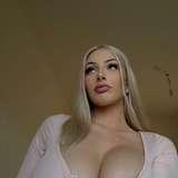 yourfavblondie23