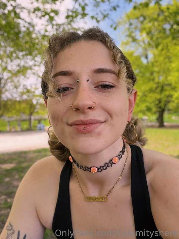 SUNNY MORNING SWING TIME AT THE PARK 😚