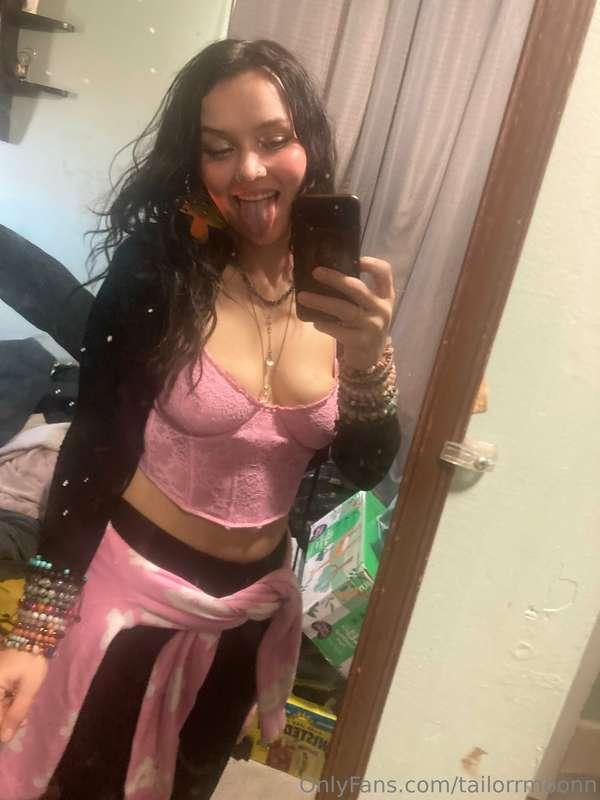 It’s my MOTHERFACKING BIRTHDAY!!!!! Tip ya girlll & see what..