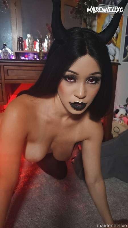 maidenhellxo image #1