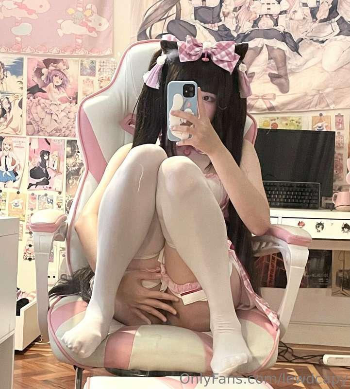 do you want me to remove my hand? 🤍🎀🧸