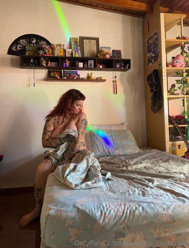 There's a lot of space in bed 🥰💙💚🩵