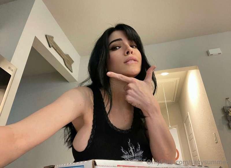 Like this post if you're also doing nothinggggg tonight 💪🏻