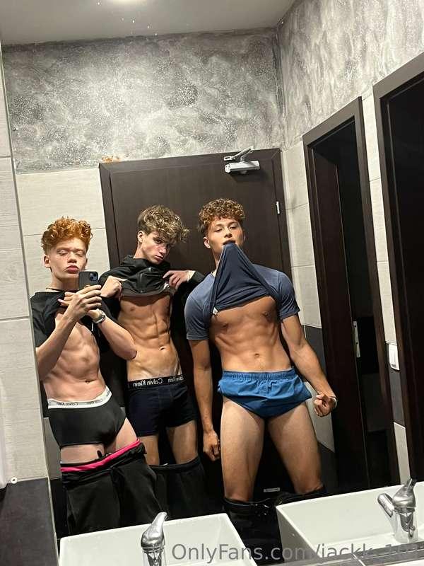 just hit gym with @bigdjalk and @curiouz 👀