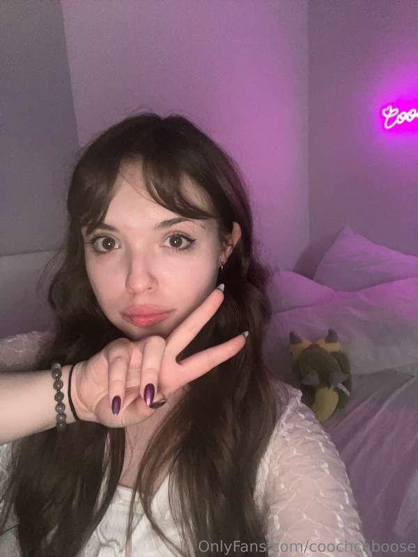 My phone keeps spazzing out sorry y’all I’ll stream again so..