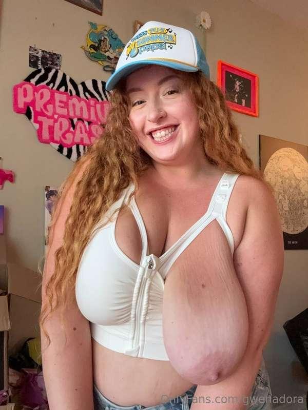 Mommy’s jugs are feeling heavy… take a sip 🍊