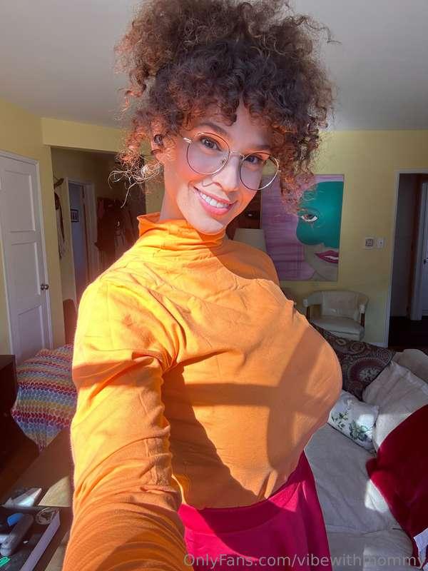 Sending out a video tomorrow with this outfit.. better watch..
