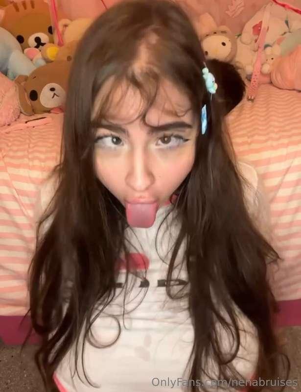 need to be skullfucked by a big strong man >\\< 