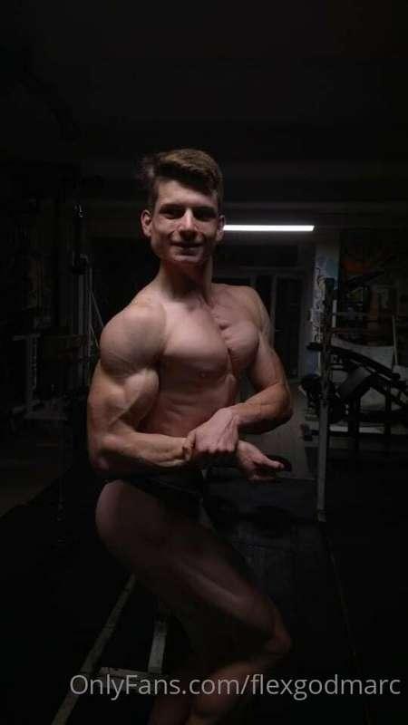 New nice flex routine on good lightning and far enough from ..