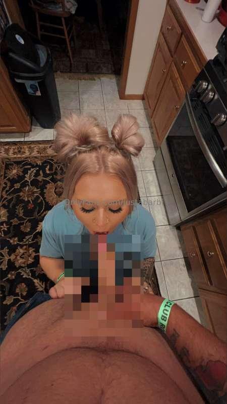 Daddy said it was dinner time so I got on my knees 🙂‍↕️❤️ wh..