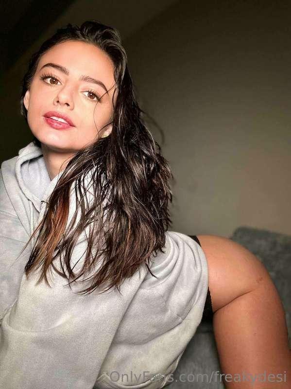 I am a good girl with some naughty thoughts.