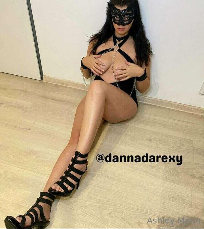 Let me distract you. Let's do some DIRTY things🍭
 👉 *@dannad..