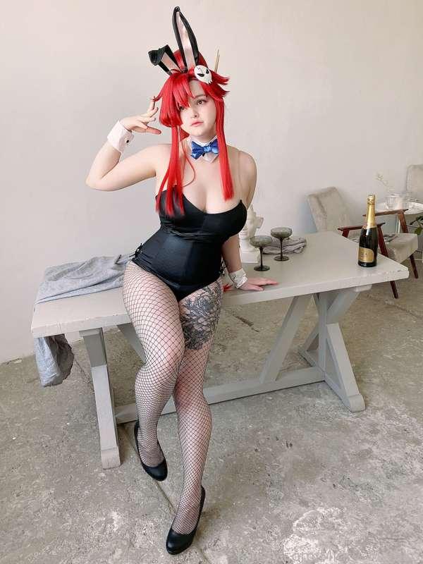 it's time to serve on the table!

#fyp #thick #cosplay #bigboobs   #curvy #babyface 
#tattooed #bunnysuit #bunnygirl  #tights