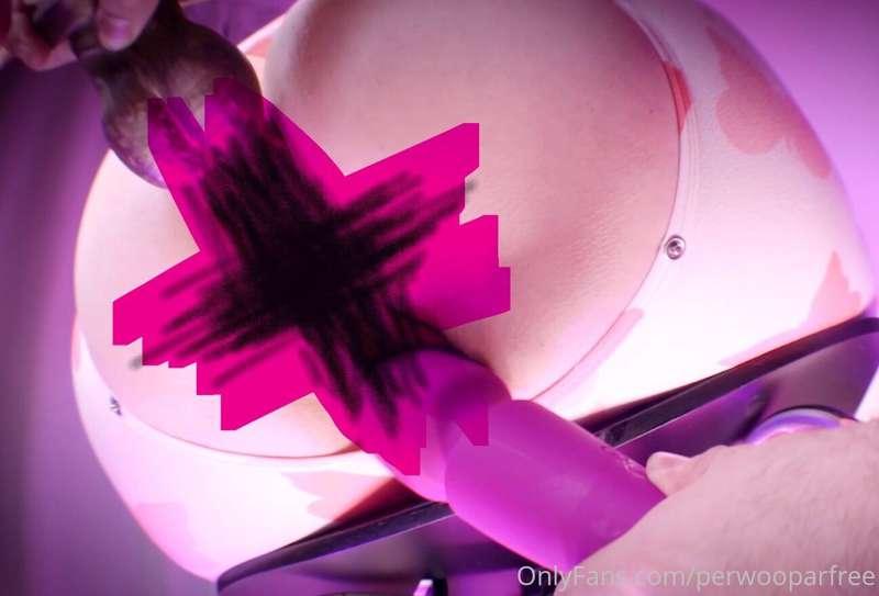 Dog dildo in my ass <3 @g.sigfredo