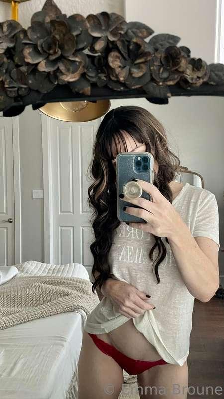 Gah I’m so horny right now! How much do you want to watch me..