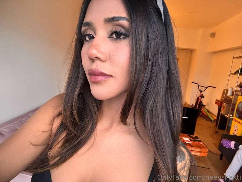 Se me antoja que me des unas nalgaditas… pero bien dadas 😏